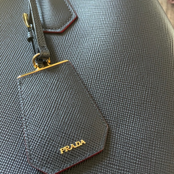 Medium Saffiano Leather Prada - Picture 10 of 15